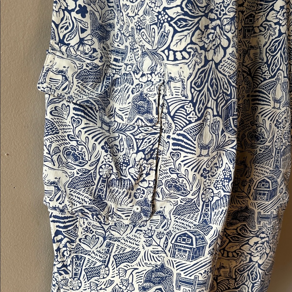 Duluth Trading Co. Blue and White Heirloom Gardening Farm toile Overalls medium - Picture 11 of 15